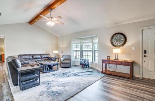 Dogwood House | 2 Mi to Lake Monticello: Home w/Large Decks!