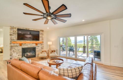 Twin Lakes House | 2 Mi to Lake: Stunning Twin Lakes Home w/Deck