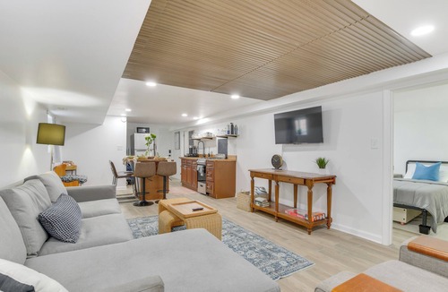 Belmont Cragin Apartment | 2 Mi to Logan Square: Pet-Friendly Urban Oasis!