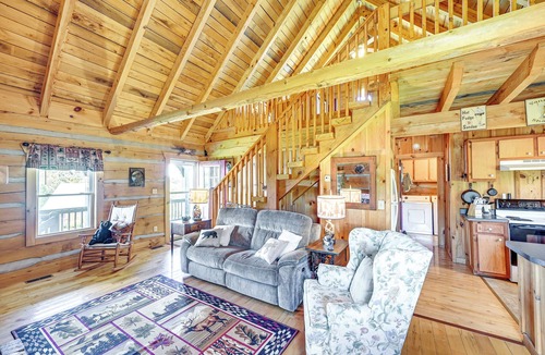 Vesta Cabin | 2 Mi to Mabry Mill: Mtn-View Cabin w/Porch!