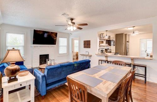 Austin Ave. House | 2 Mi to Magnolia Mkt: Cozy Retreat w/Shared Yard