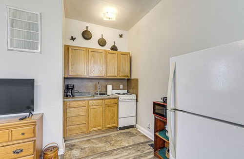Winfield Apartment | 2 Mi to Main Street! Cozy Winfield Launchpad