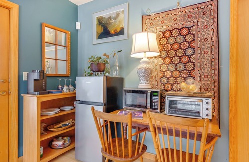 New North End Apartment | 2 Mi to Main Street! Cozy Burlington Guest Suite