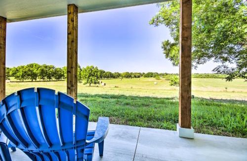 Grove House | 2 Mi to Marinas & Grove: Cozy Cabin w/Grill