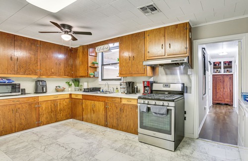 Thibodaux Cottage | 2 Mi to Nicholls State University: Home w/Yard