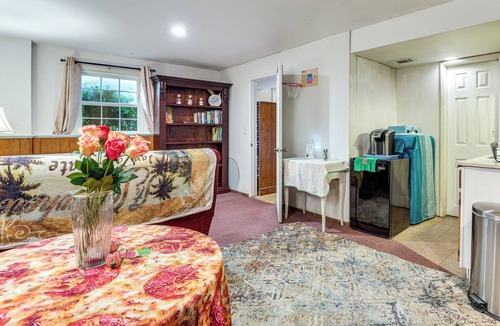 Greenwich Apartment | 2 Mi to NYC Train: WFH-Friendly Greenwich Apt!