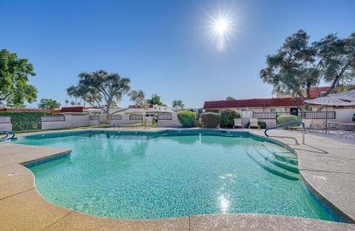South Scottsdale House | 2 Mi to Old Town! Dog-Friendly Condo w/Pool