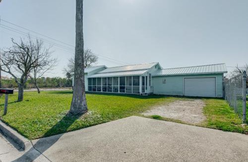 Aransas Pass House | 2 Mi to Redfish Bay: Aransas Pass Home w/Fire Pit