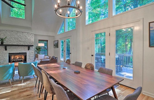 Sapphire House | 2 Mi to Sapphire Resort: Home w/Hot Tub & Games!