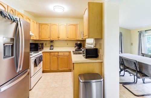 Riviera Beach House | 2 Mi to Shore: Riviera Beach Retreat w/Yard
