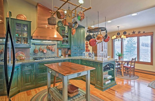 Innsbruck Val Moritz House | 2 Mi to Skiing: Mtn-View Home w/Deck in Granby!