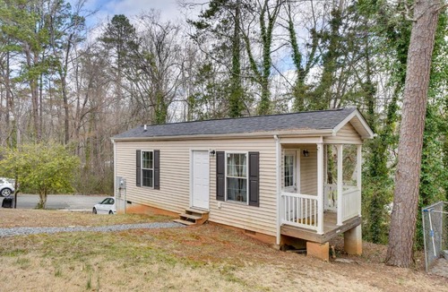South Boston House | 2 Mi to South Boston Speedway: Cozy Tiny Home!