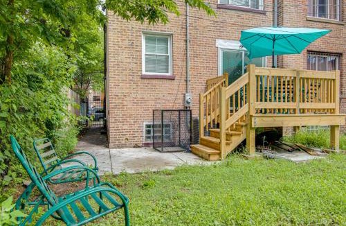 South Shore House | 2 Mi to South Shore Beach: Urban Retreat w/Yard
