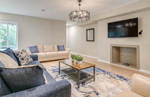 South Shore House | 2 Mi to South Shore Beach: Urban Retreat w/Yard