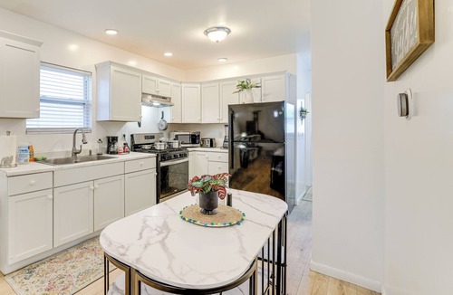 Niagara Falls Cottage | 2 Mi to State Park: Updated Niagara Falls Home