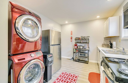 Westside Apartment | 2 Mi to Syracuse University: Apt w/Fire Pit