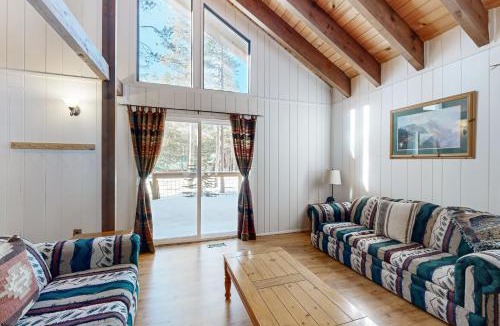 Truckee House | < 2 Mi to Tahoe Donner Ski Resort: Serene Retreat
