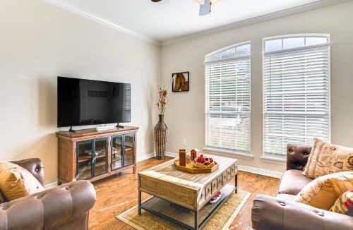 College Station House | 2 Mi to Texas A&M: Unit w/Pool & Hot Tub Access