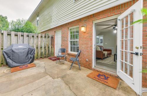 Auburn House | 2 Mi to Tiger Territory! Condo w/Community Pool