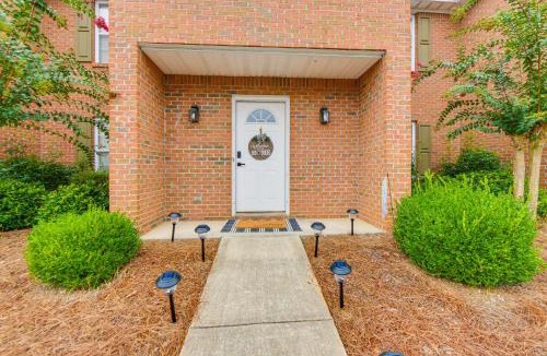 Auburn House | 2 Mi to Tiger Territory! Condo w/Community Pool