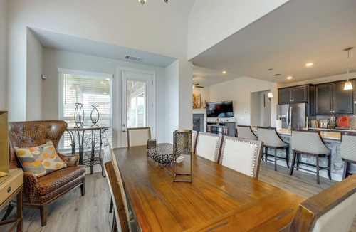 Wetmore House | 2 Mi to TPC San Antonio: Group Getaway w/Theater!