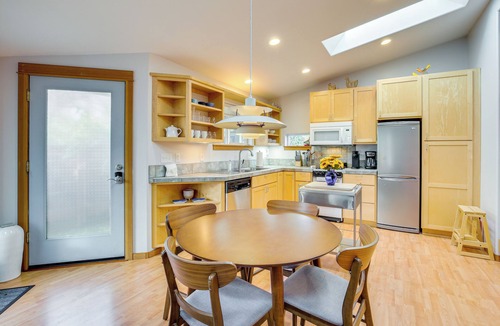 Southeast Eugene Apartment | 2 Mi to UO, Track Championships: Eugene Retreat!