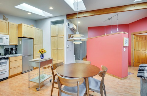 Southeast Eugene Apartment | 2 Mi to UO, Track Championships: Eugene Retreat!