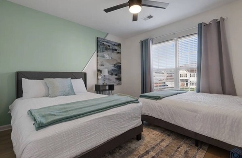 Clinton House | 2 Miles from Downtown Clinton