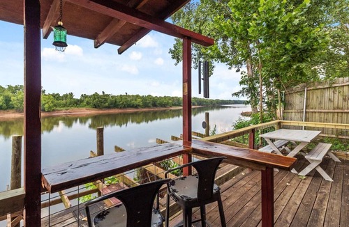 Shreveport Cabin | 2 miles to Casinos, Red River Lodge with River View