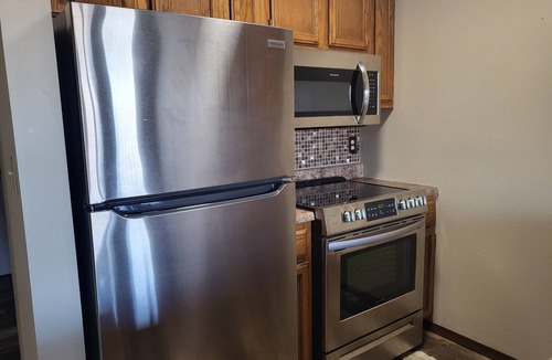 Notch Estates Condo | 2 MILES TO SDC! 2BD 2BA PERFECT LOACTION, BOOK NOW BEFORE IT'S TO LATE!