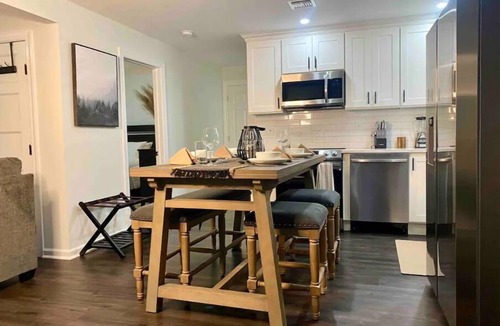 Huntington Station Apartment | 2 min away from train station