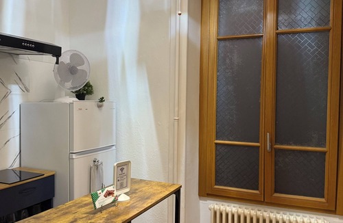 Les Eaux-Vives Apartment | *2 min from the Jet d'Eau | Renovated 24m² studio apartment, Geneva center *)