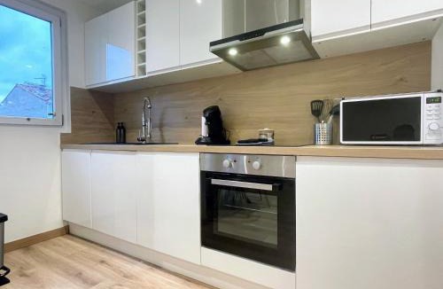 Les Remparts Apartment | 2 min Rois de majorque, Netflix, air conditioning