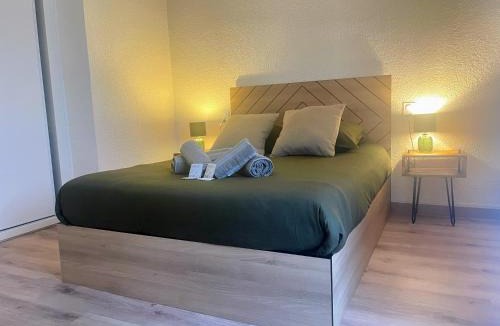 Les Remparts Apartment | 2 min Rois de majorque, Netflix, air conditioning