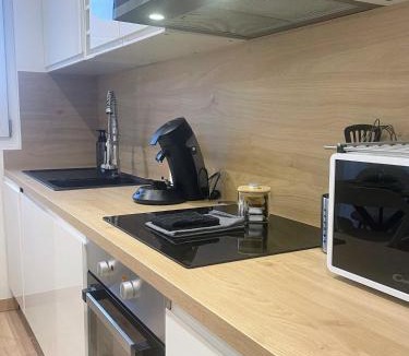 Les Remparts Apartment | 2 min Rois de majorque, Netflix, air conditioning