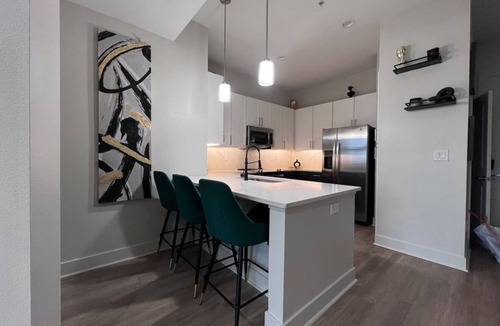 Deep Ellum Apartment | 2-Min to Baylor Steps to Deep Ellum Nightlife Modern Ambrose 2 Bedroom Apartment