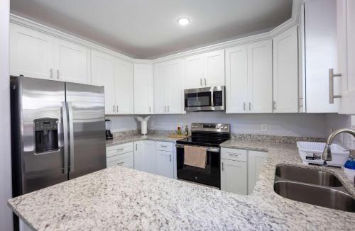 Burlington House | 2 Min to Downtown - 9 to Elon - Fast Wi-Fi