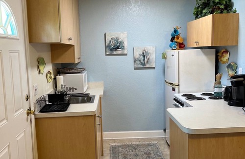 Madeira Beach Condo | 2 min walk to beach