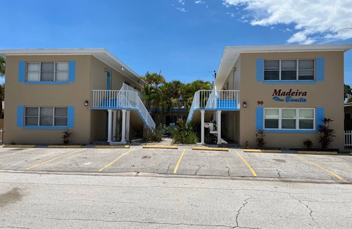 Madeira Beach Condo | 2 min walk to beach