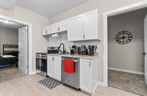 West Central Apartment | 2 Min Walk to Downtown