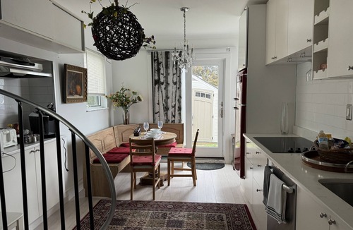 Cos Cob House | 2 mini-bedrooms apartment with antique bathtub.