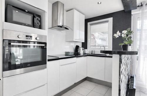 Lognes Apartment | 2 Mins from Train Station - Free Parking - Paris & DisneyLand - Lognes