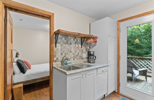 Jeffersonville Ski Chalet | 2 mins to Smuggs, Fireplace