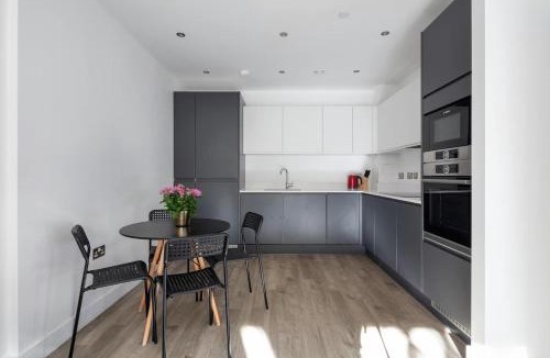 Stratford Apartment | 2 mins walk from UCL campus and London Stadium