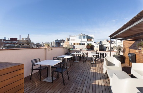 el Camp d'en Grassot i Gracia Nova Apartment | 2 minutes from the Sagrada Familia with community pool