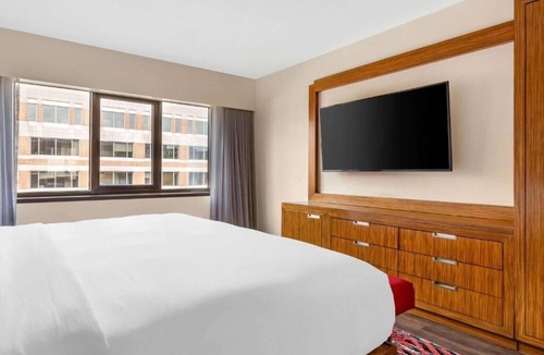 West End Hotel | 2 Modern Suite in Washington D.C., Perfect for Families & Couples w/Breakfast