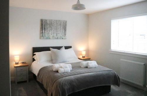 Sandhead House | 2 Mote View- Uk37496