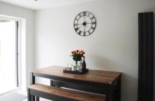 Sandhead House | 2 Mote View- Uk37496