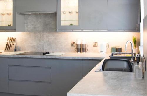 Sandhead House | 2 Mote View- Uk37496