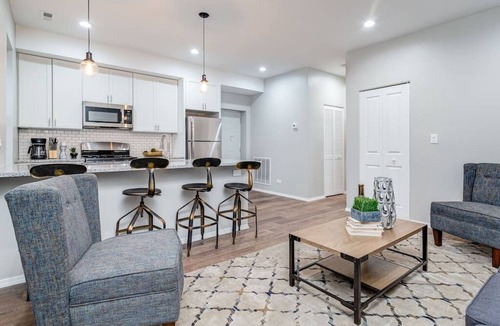 Wrightwood Neighbors Apartment | 2 New Construction Suites Same Place